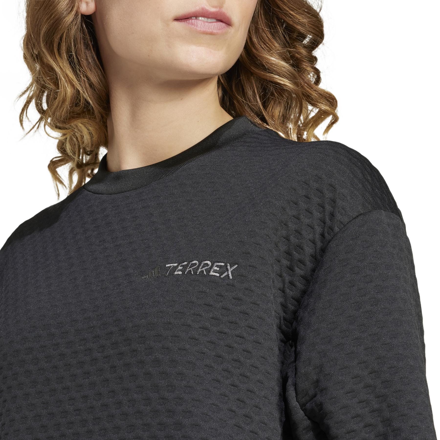 product/a/d/adidas_ix3937_8_apparel_on_model_detail_view_2_white.jpg