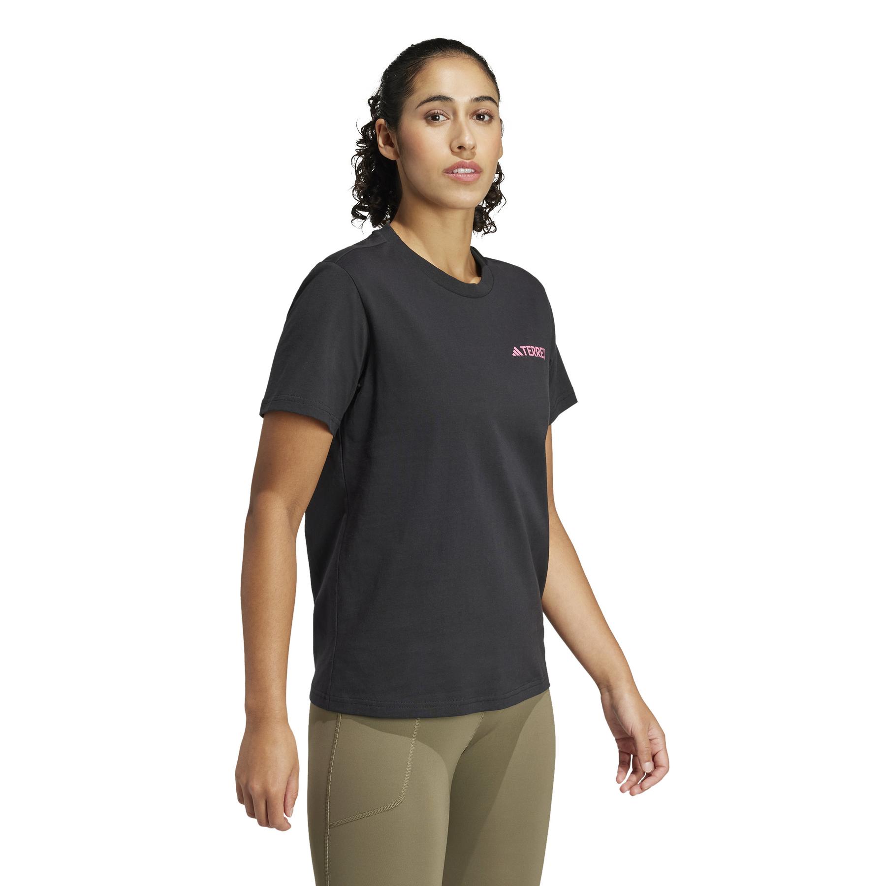 product/a/d/adidas_iz0449_6_apparel_on_model_walking_view_white.jpg