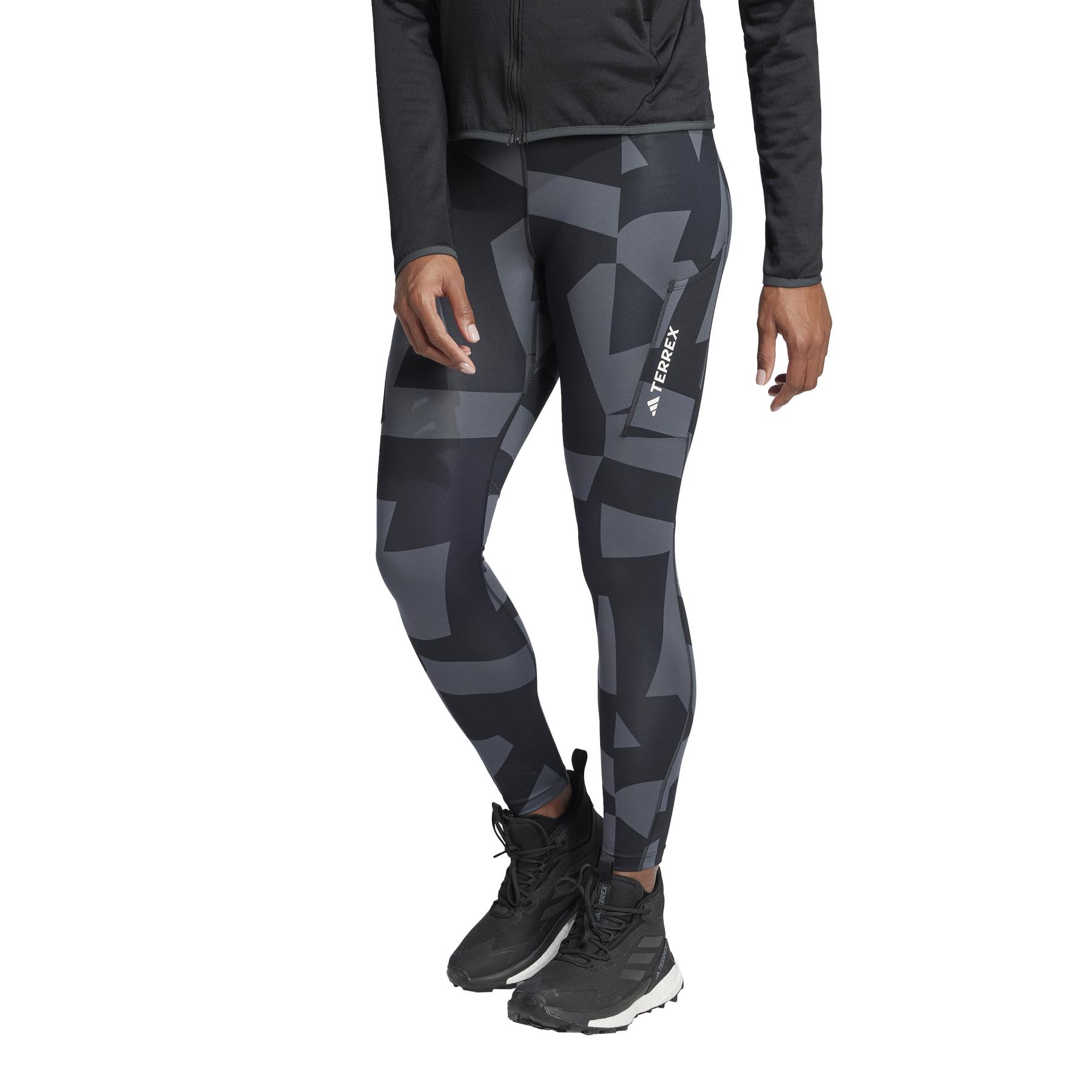 product/a/d/adidas_jf1270_carbon-black-black-black_3.jpg