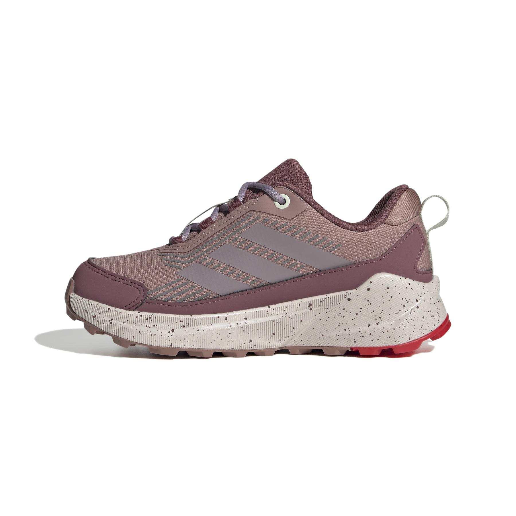 product/a/d/adidas_jh6340_5_footwear_photography_side_medial_center_view_white-nw091625.jpg