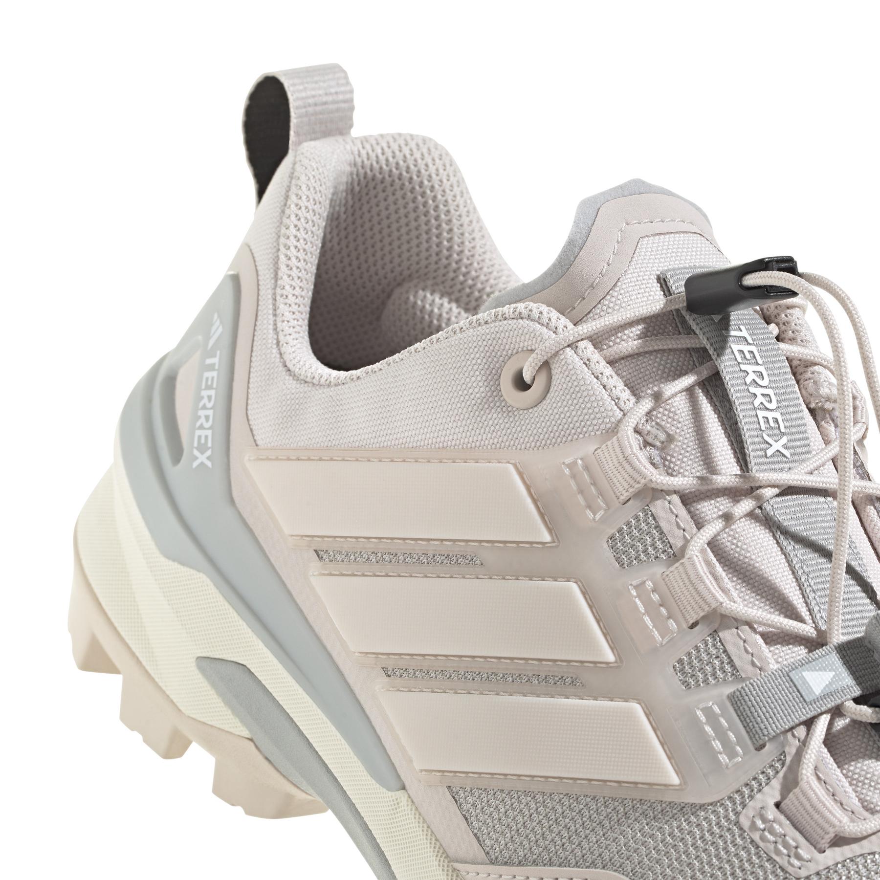 product/a/d/adidas_jh6391_9_footwear_photography_detail_view_2_white-nw091625.jpg