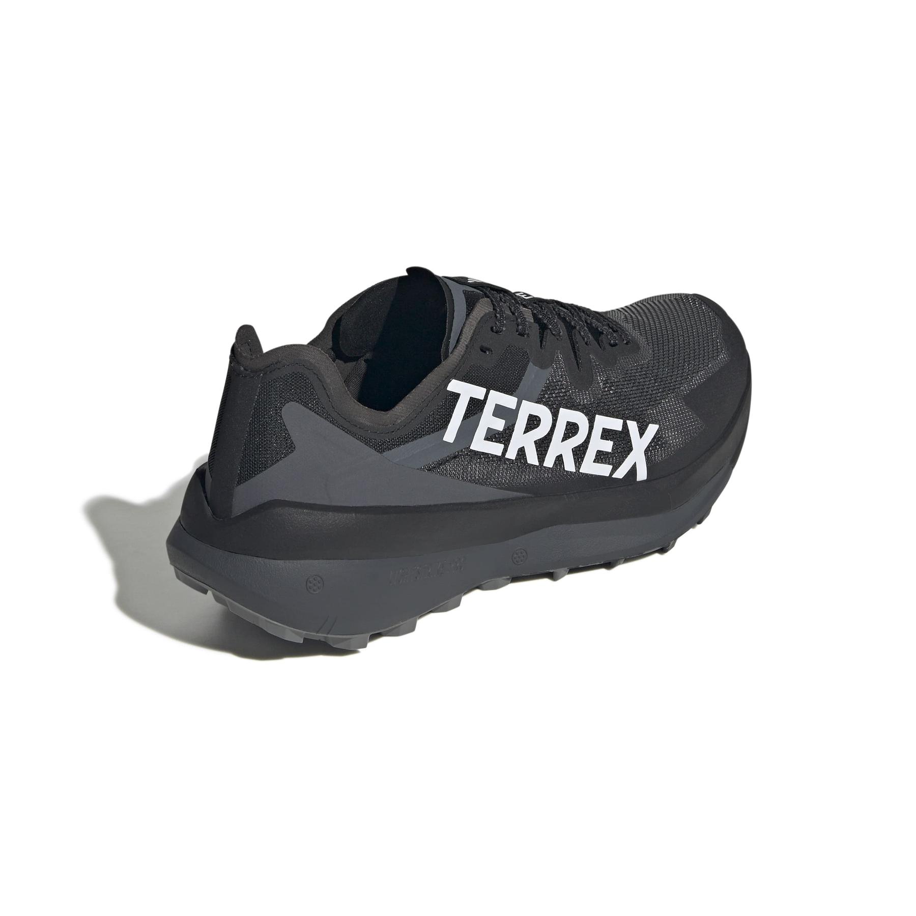 product/a/d/adidas_ji0949_7_footwear_photography_back_lateral_top_view_white-nw091625.jpg