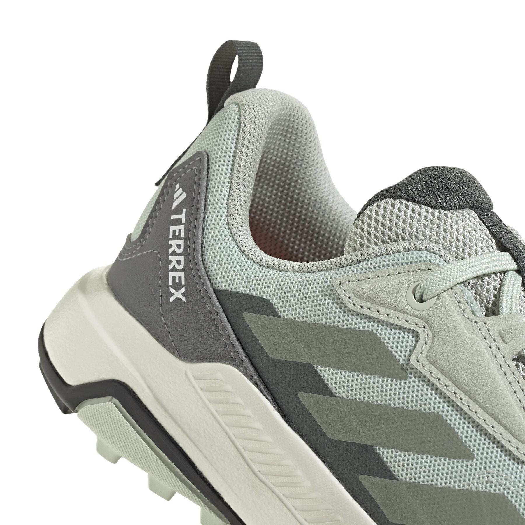 product/a/d/adidas_ji1317_9_footwear_photography_detail_view_2_white-nw091625.jpg
