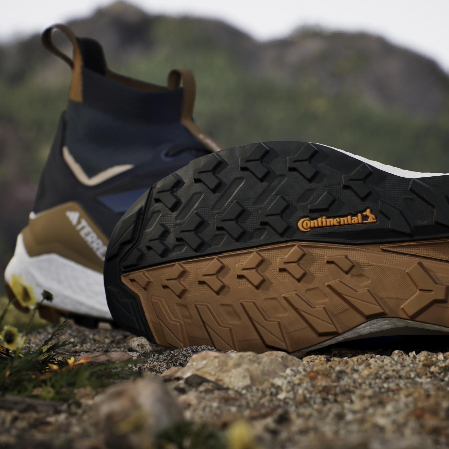 product/a/d/adidas_ji1873_24_footwear_photography_heromrktng_view_11-nw091625.jpg
