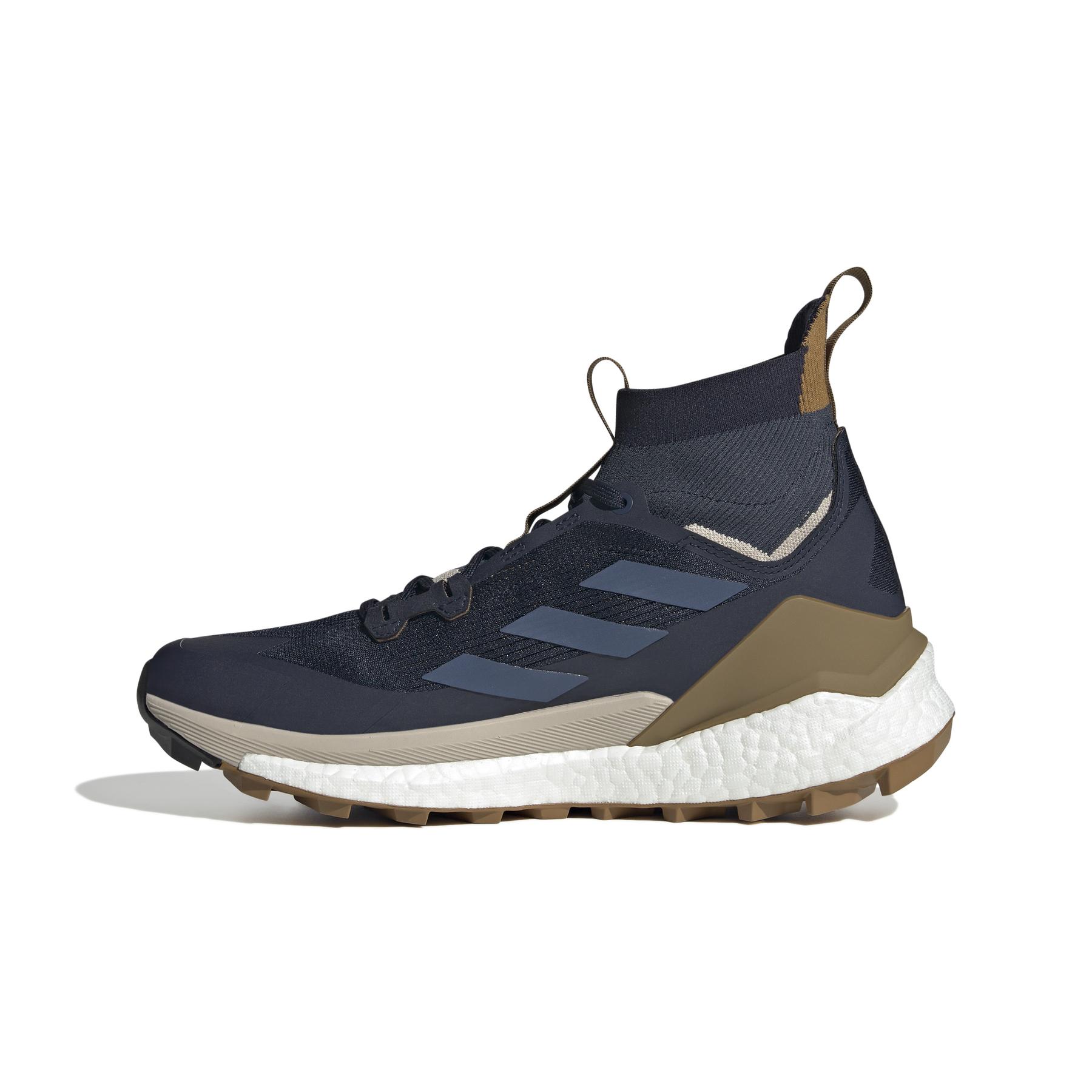product/a/d/adidas_ji1873_5_footwear_photography_side_medial_center_view_white-nw091625.jpg