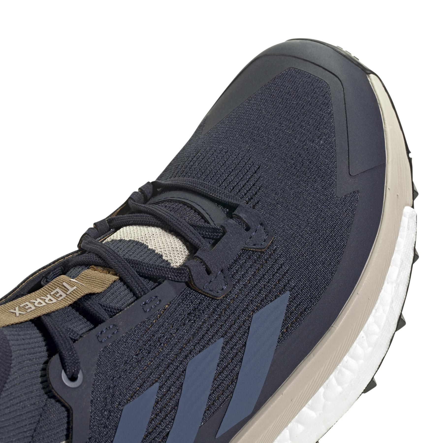 product/a/d/adidas_ji1873_8_footwear_photography_detail_view_1_white-nw091625.jpg