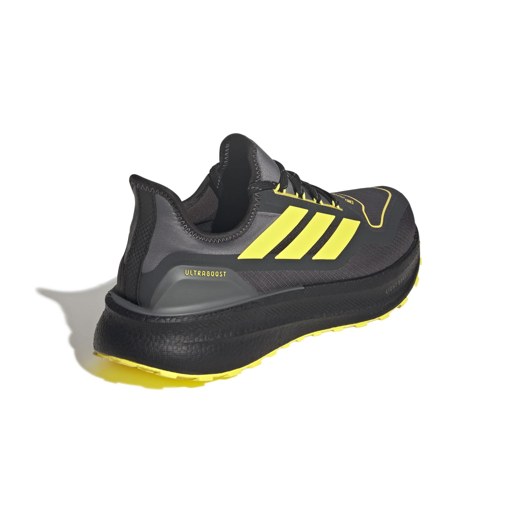 product/a/d/adidas_ji3242_7_footwear_photography_back_lateral_top_view_white.jpg
