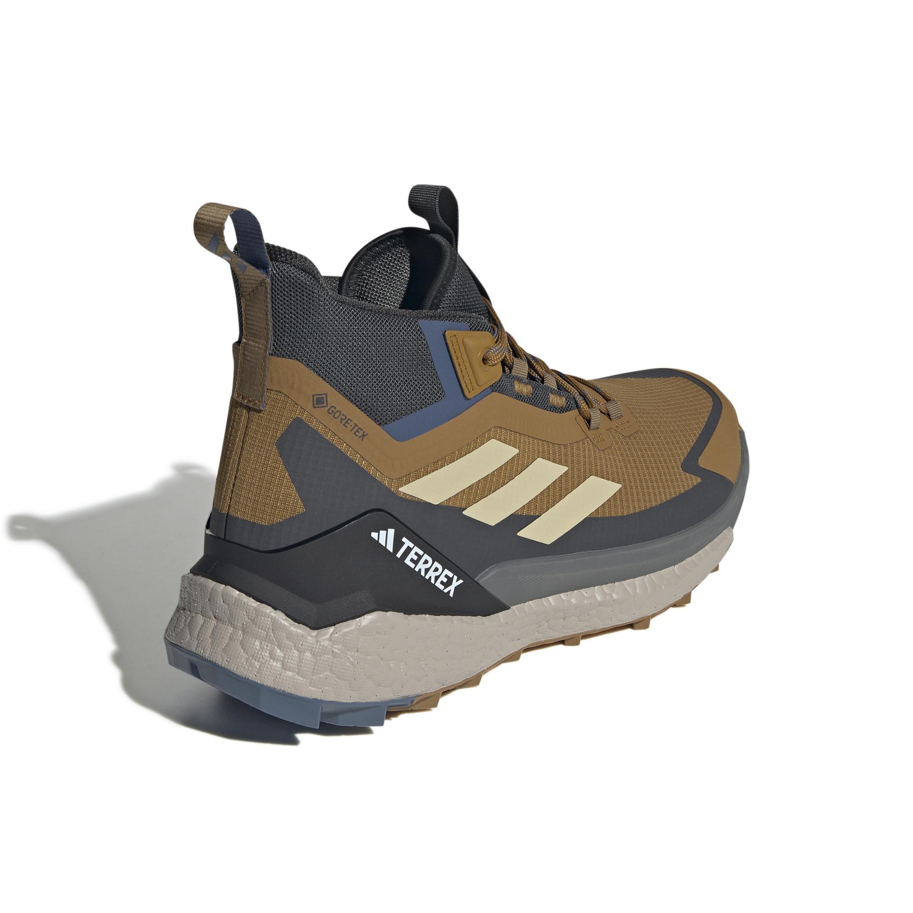 product/a/d/adidas_ji4245_7_footwear_photography_back_lateral_top_view_white-nw091625.jpg
