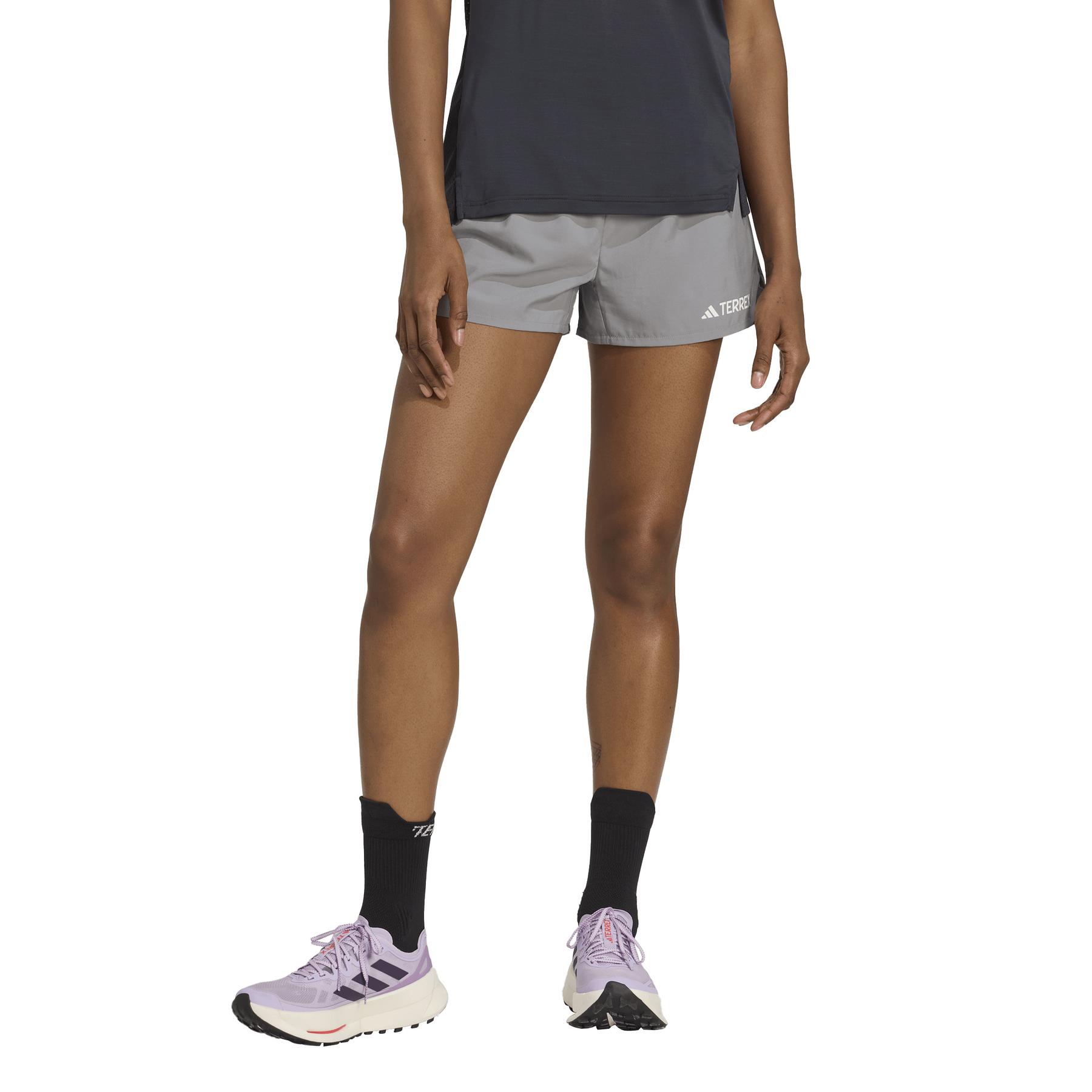product/a/d/adidas_jm0565_gris-noir_2.jpg
