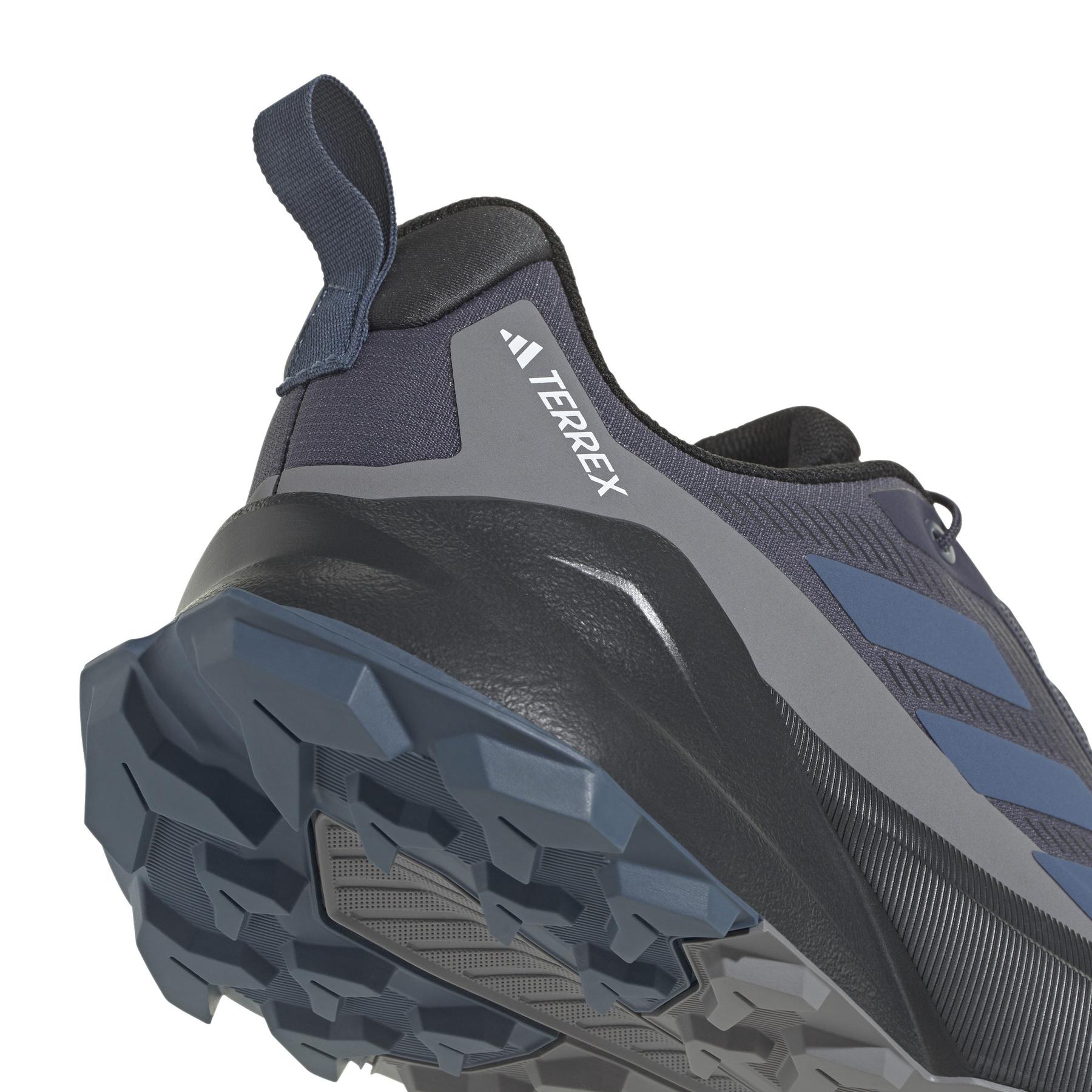 product/a/d/adidas_jp5239_8_footwear_photography_detail_view_1_white-nw091625.jpg