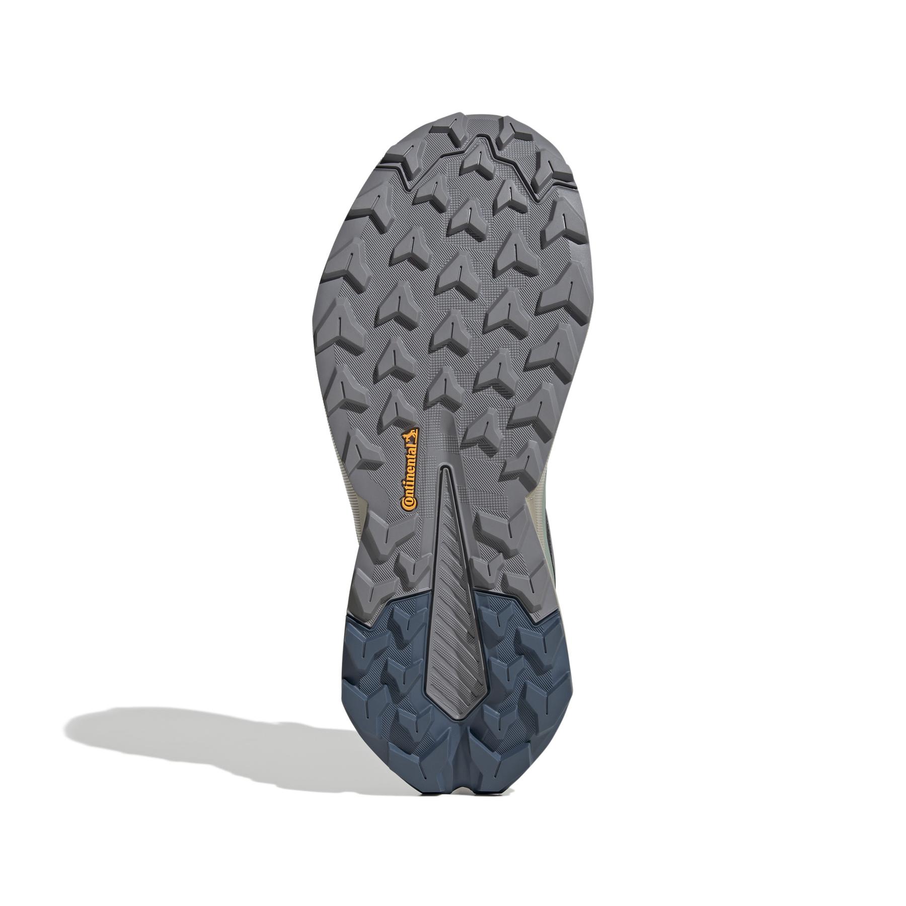 product/a/d/adidas_jp5240_4_footwear_photography_bottom_view_white-nw091625.jpg