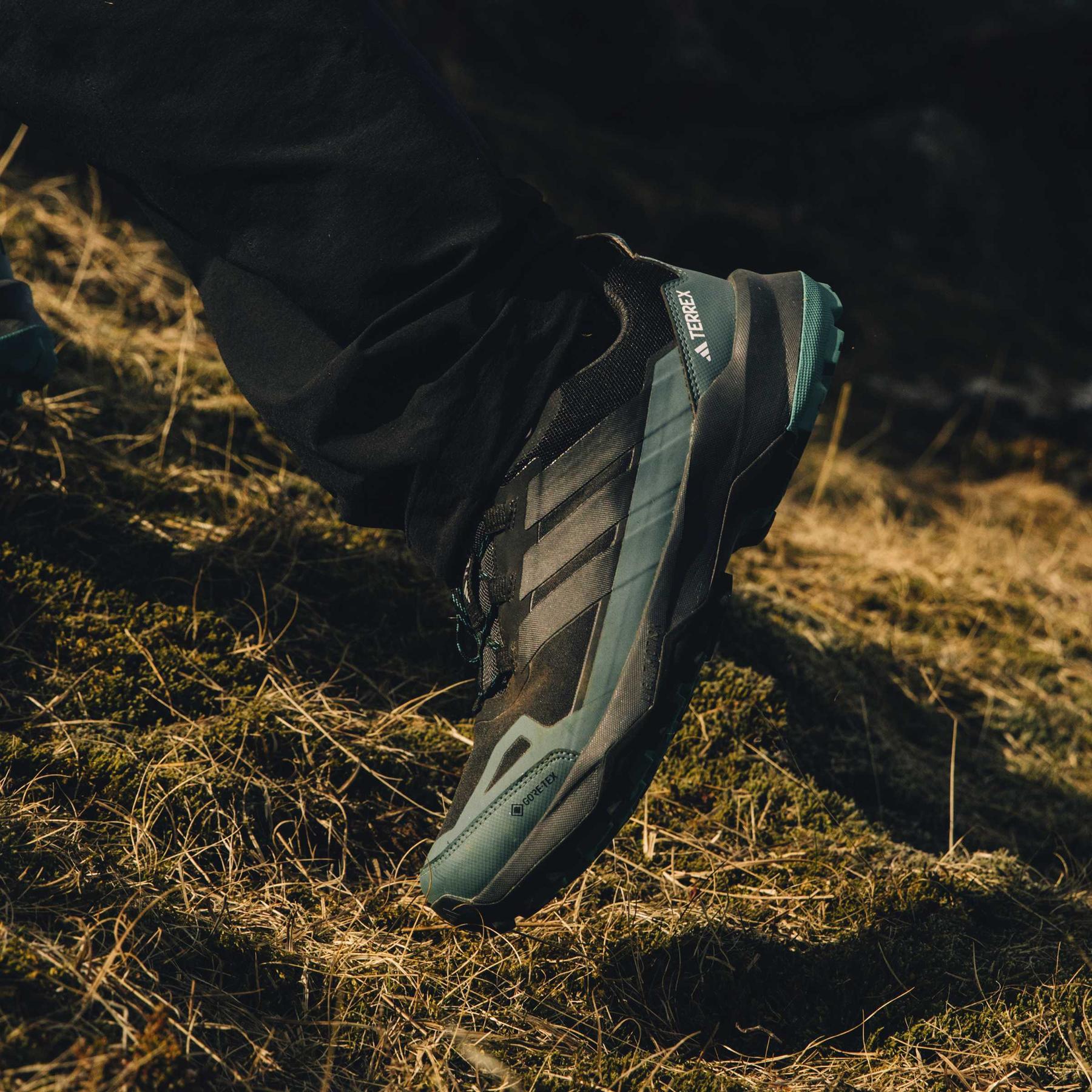 product/a/d/adidas_jq2209_15_footwear_photography_heromrktng_view_3-nw091625.jpg