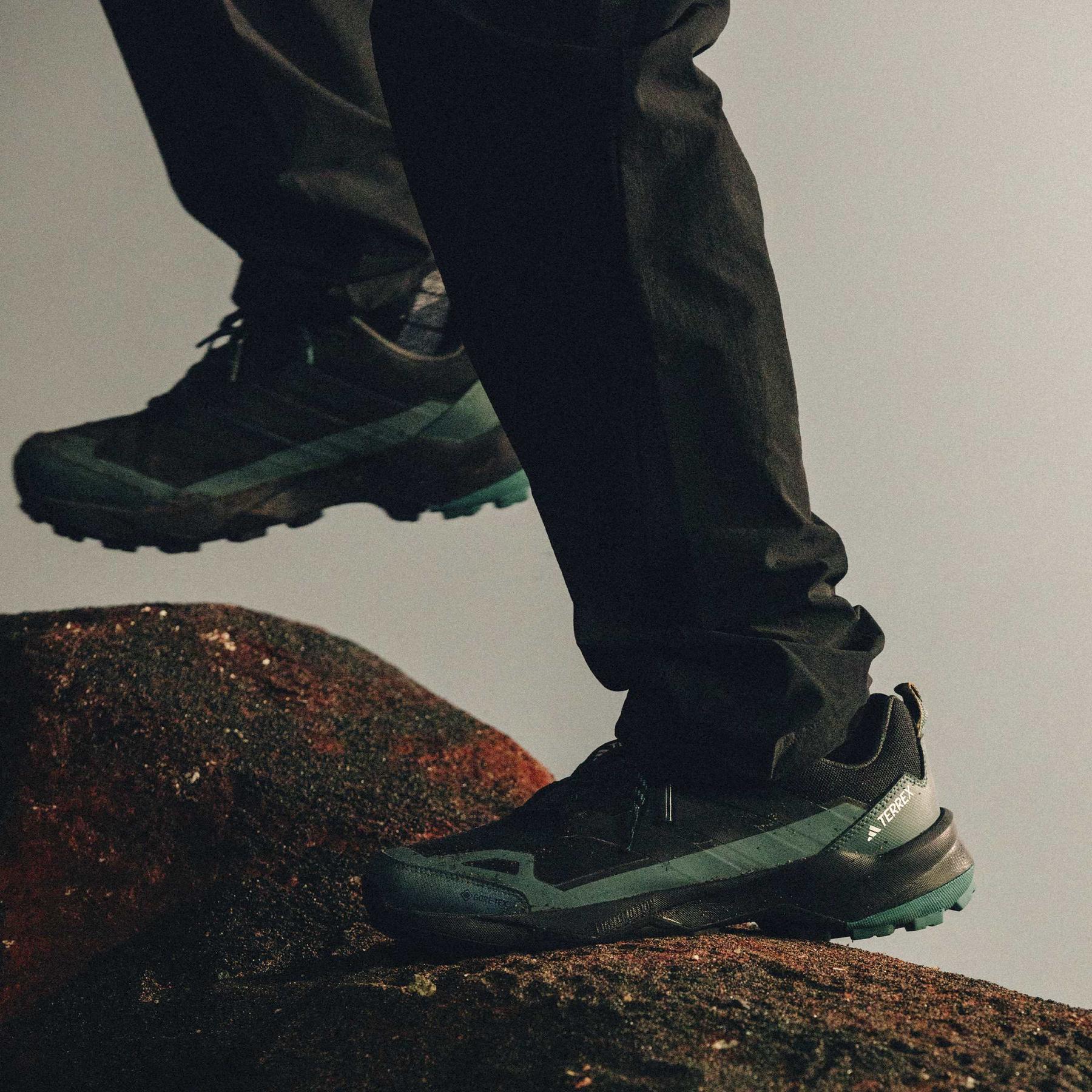 product/a/d/adidas_jq2209_16_footwear_photography_heromrktng_view_4-nw091625.jpg