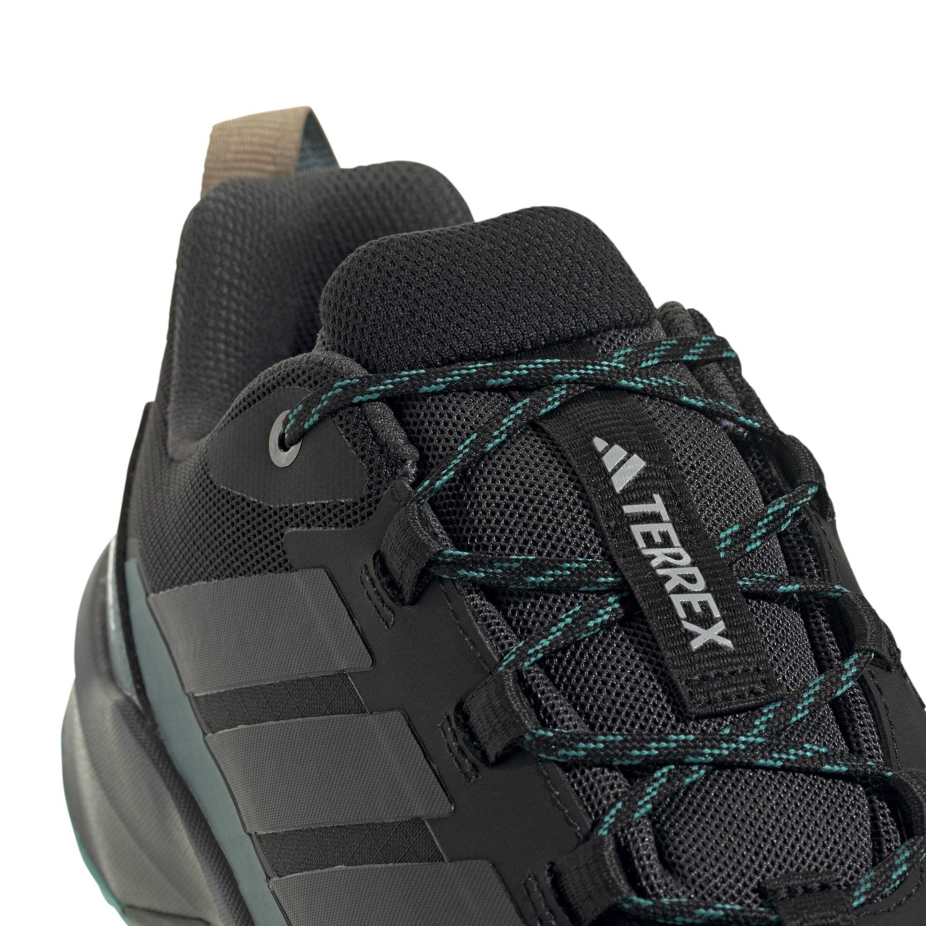 product/a/d/adidas_jq2209_8_footwear_photography_detail_view_1_white-nw091625.jpg