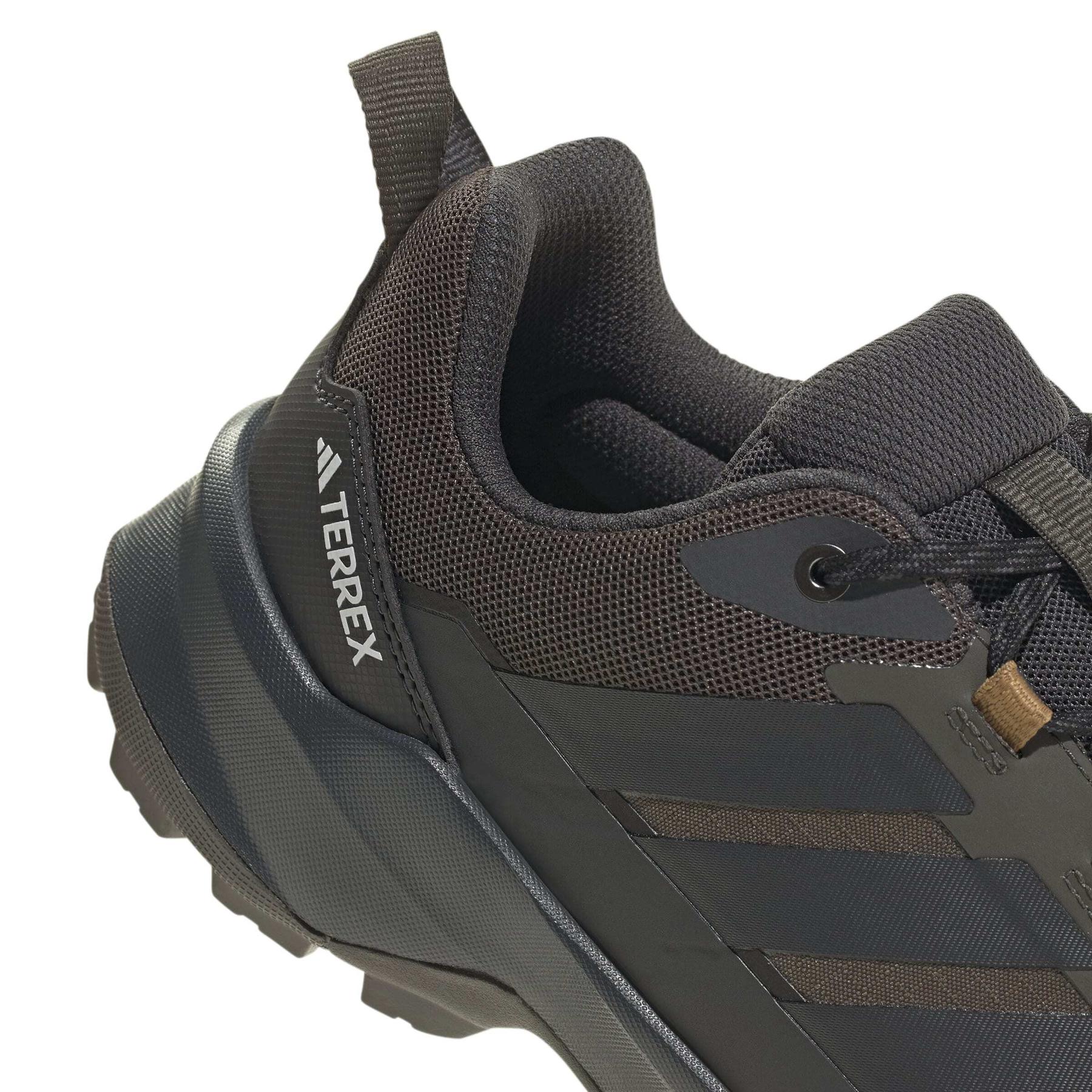product/a/d/adidas_jq2213_8_footwear_photography_detail_view_1_white-nw091625.jpg