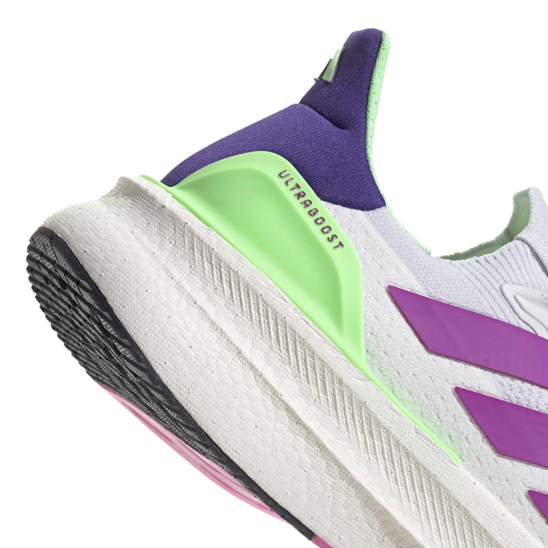 product/a/d/adidas_jq8082_9_footwear_photography_detail_view_2_white-nw091625.jpg