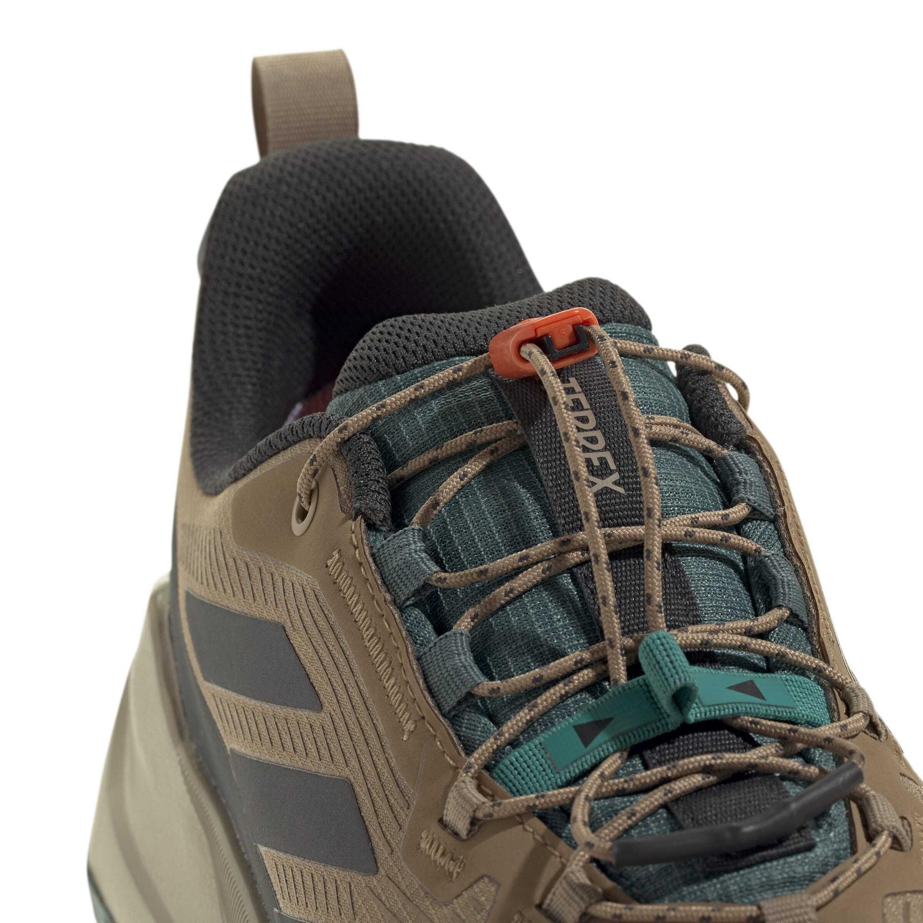product/a/d/adidas_jq9942_8_footwear_photography_detail_view_1_white-nw091625.jpg