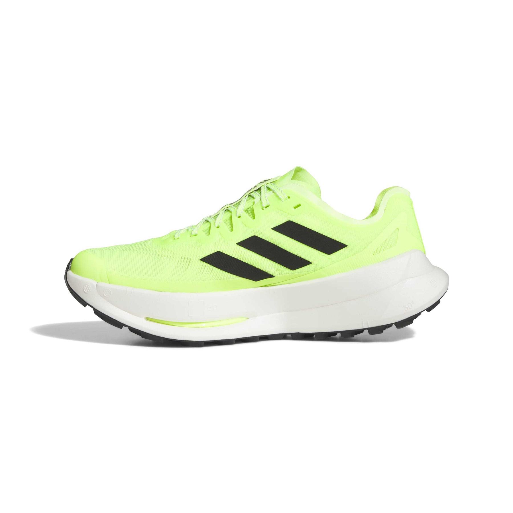 product/a/d/adidas_jr5217_5_footwear_photography_side_medial_center_view_white-nw091725.jpg