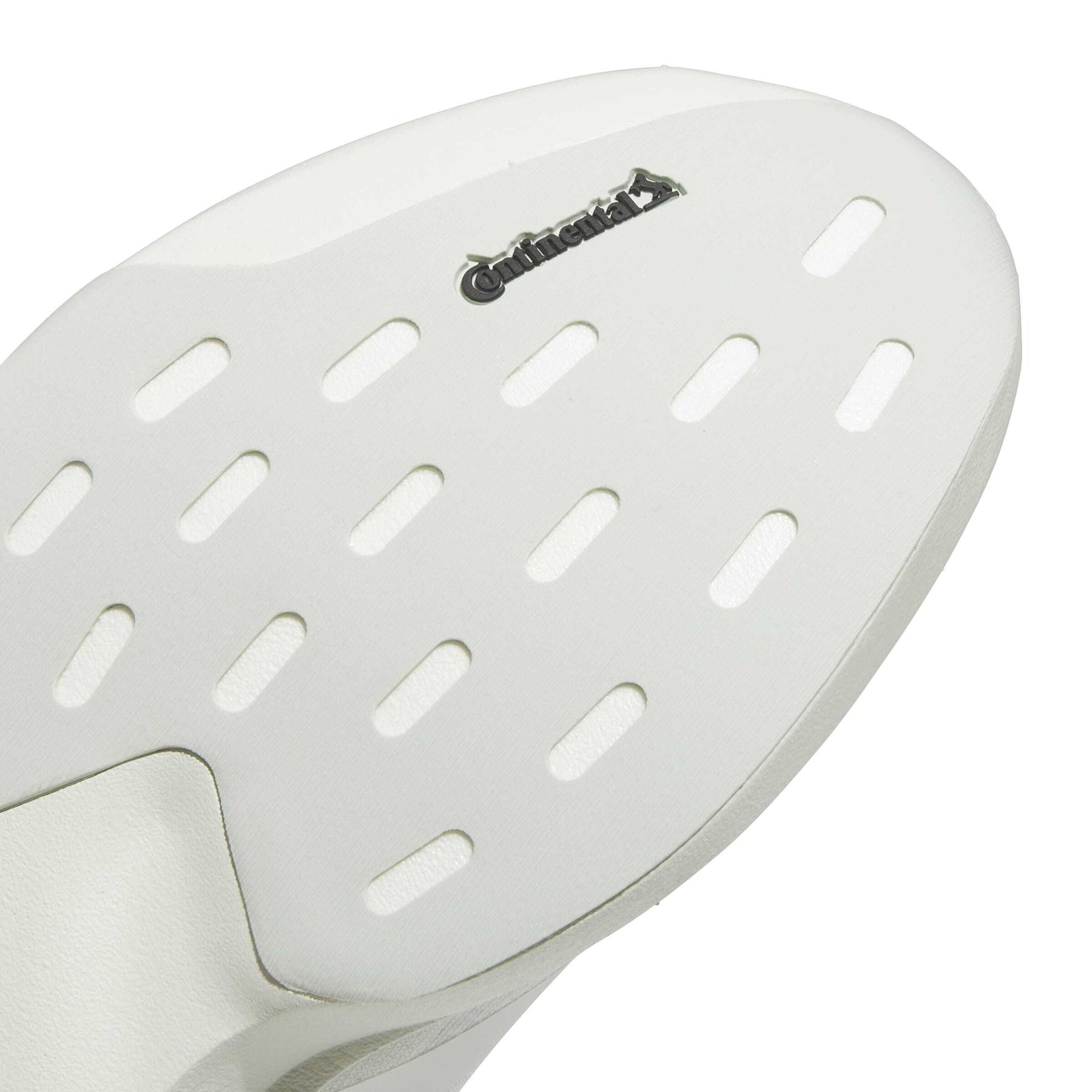 product/a/d/adidas_jr5840_9_footwear_photography_detail_view_2_white.jpg