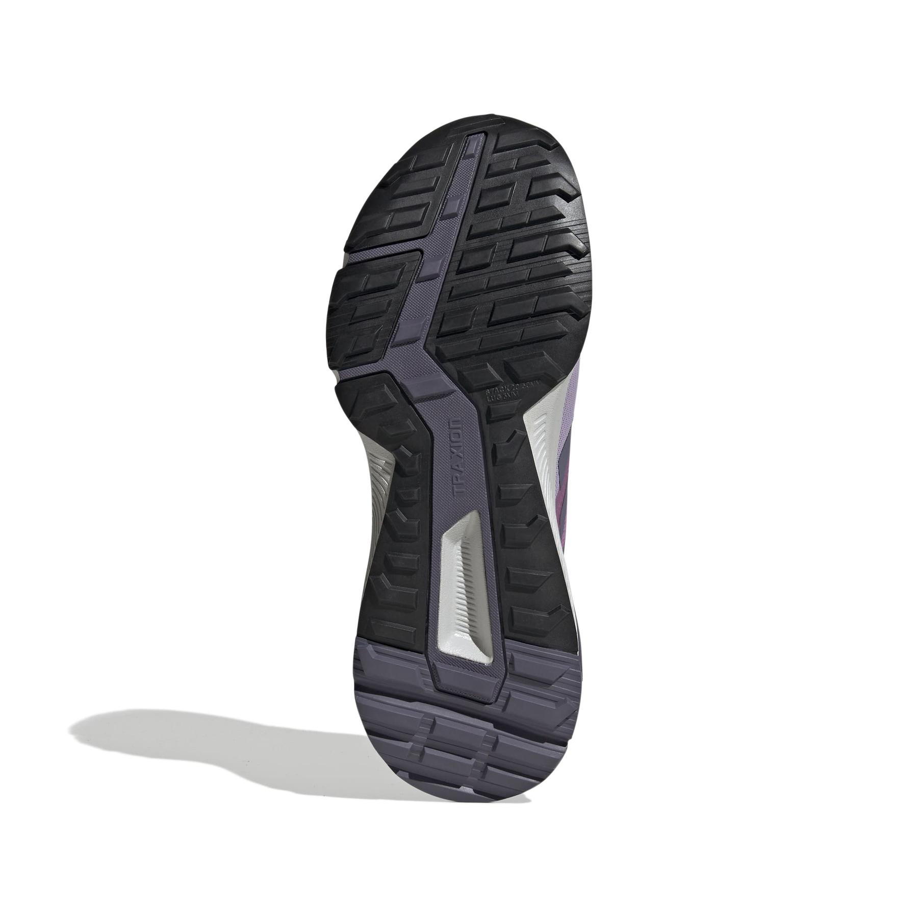 product/a/d/adidas_jr7070_4_footwear_photography_bottom_view_white-nw091725.jpg