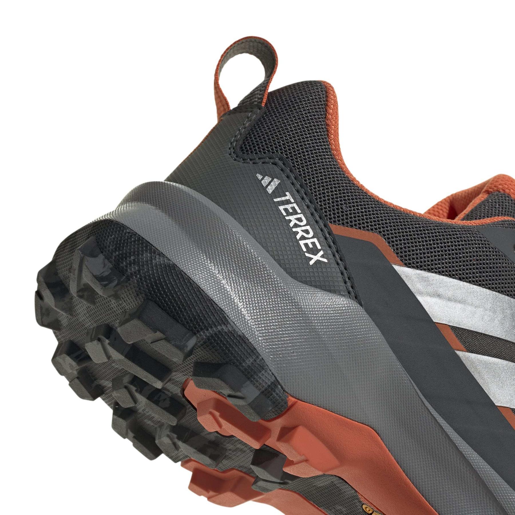 product/a/d/adidas_js4608_8_footwear_photography_detail_view_1_white-nw091725.jpg
