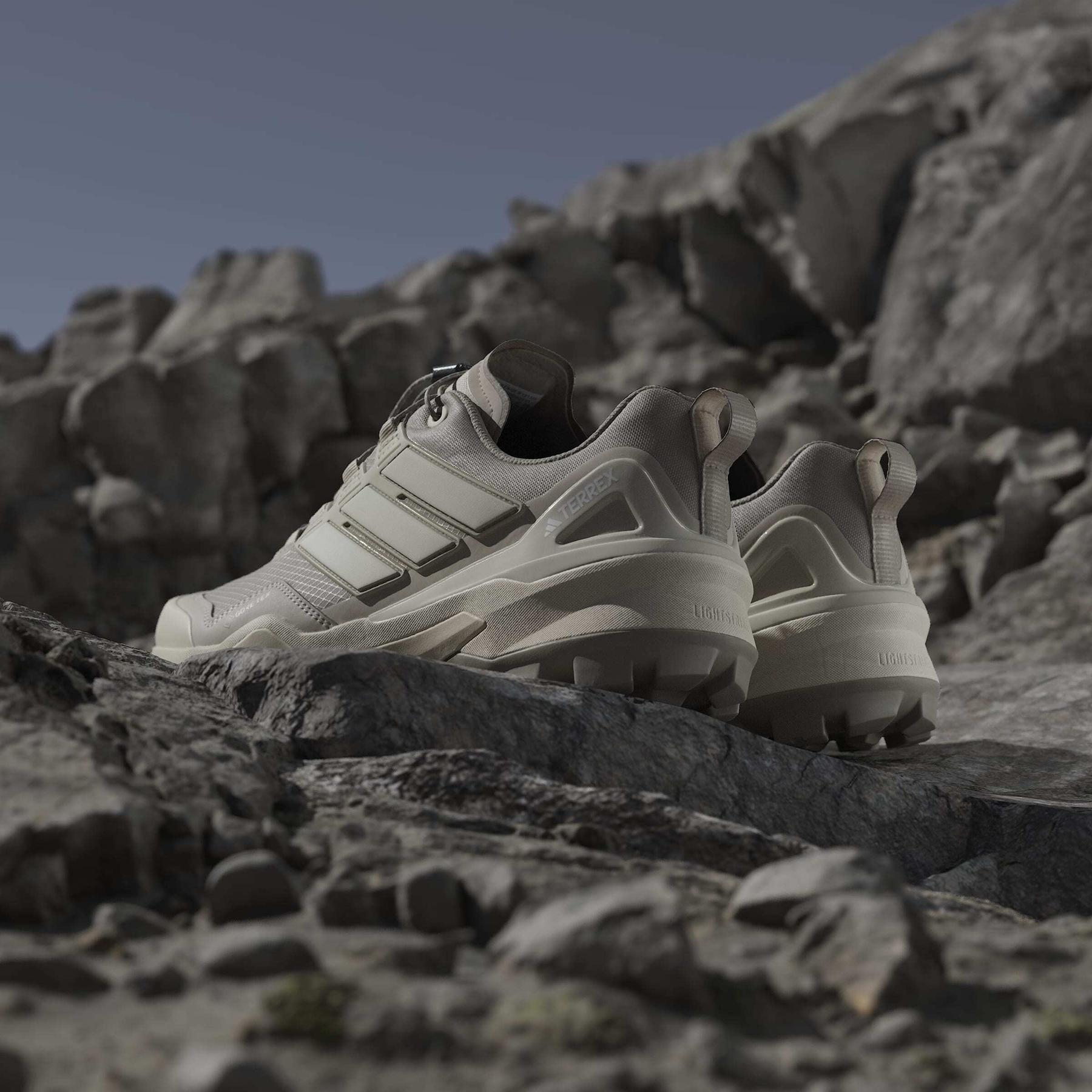 product/a/d/adidas_js4610_18_footwear_photography_heromrktng_view_6-nw091725.jpg