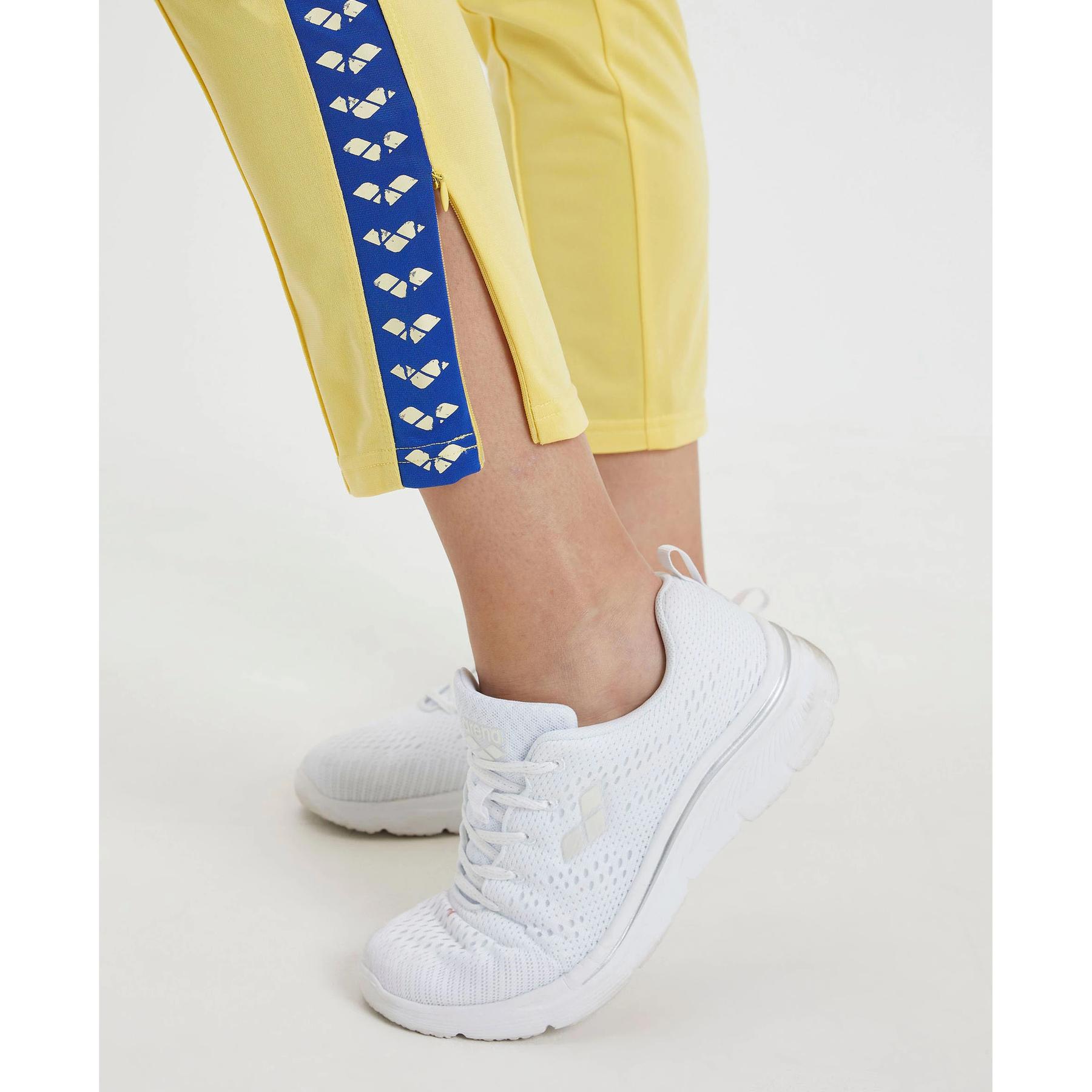 product/a/r/arena_001780-348_butter-neon-blue-butter_5.jpg