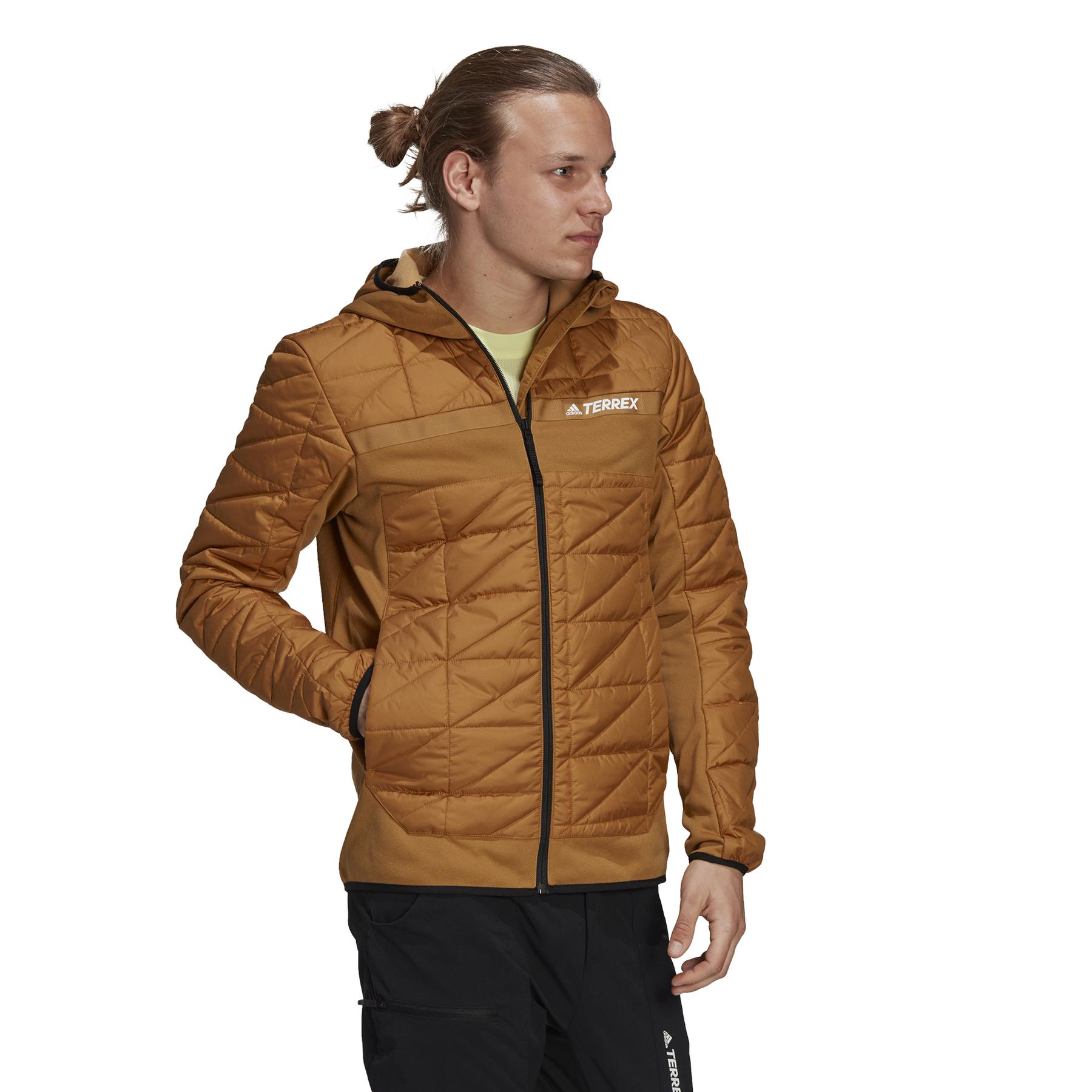 product/g/p/gp2633_app_on-model_walking_white.jpg