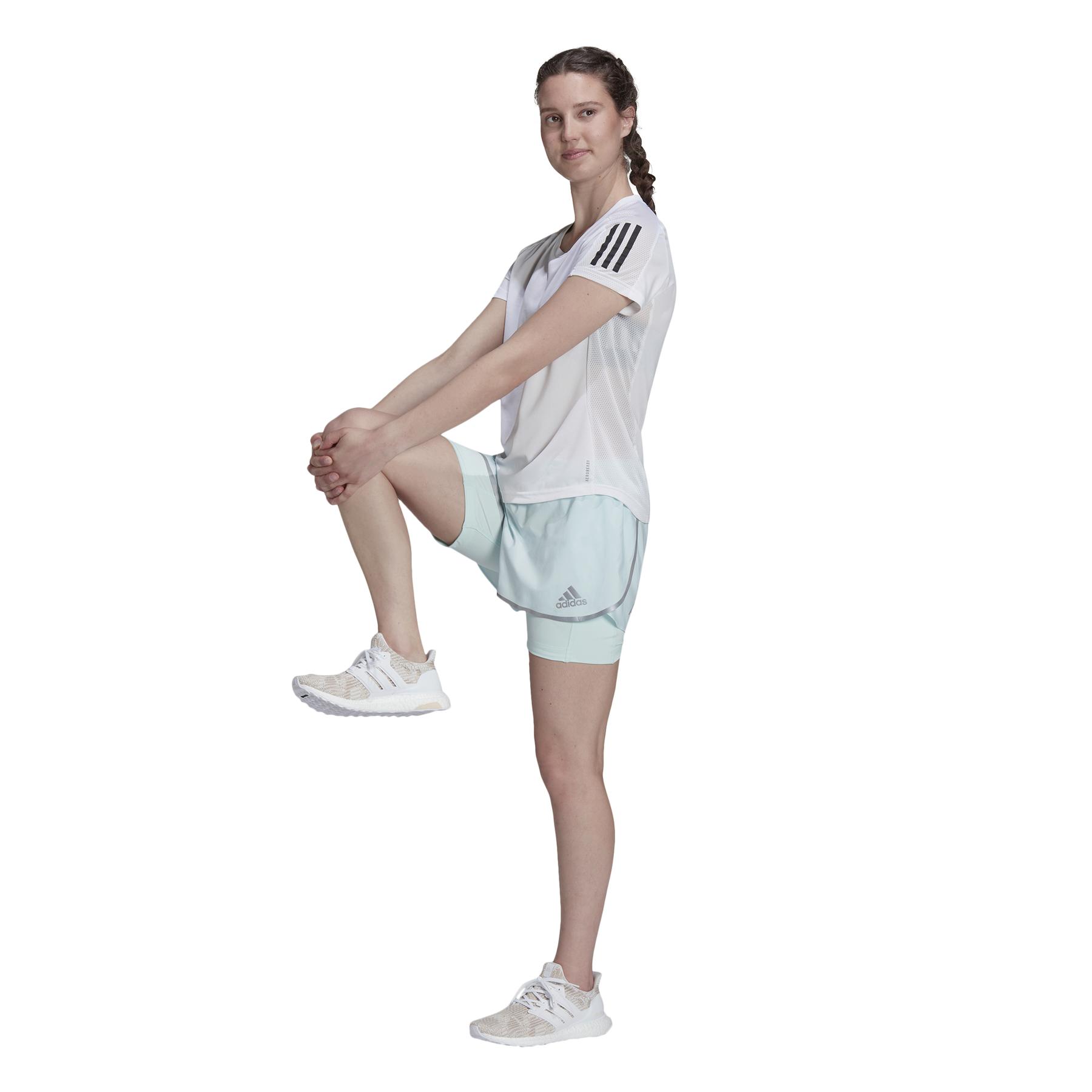 product/g/t/gt9740_app_on-model_walking_white.jpg