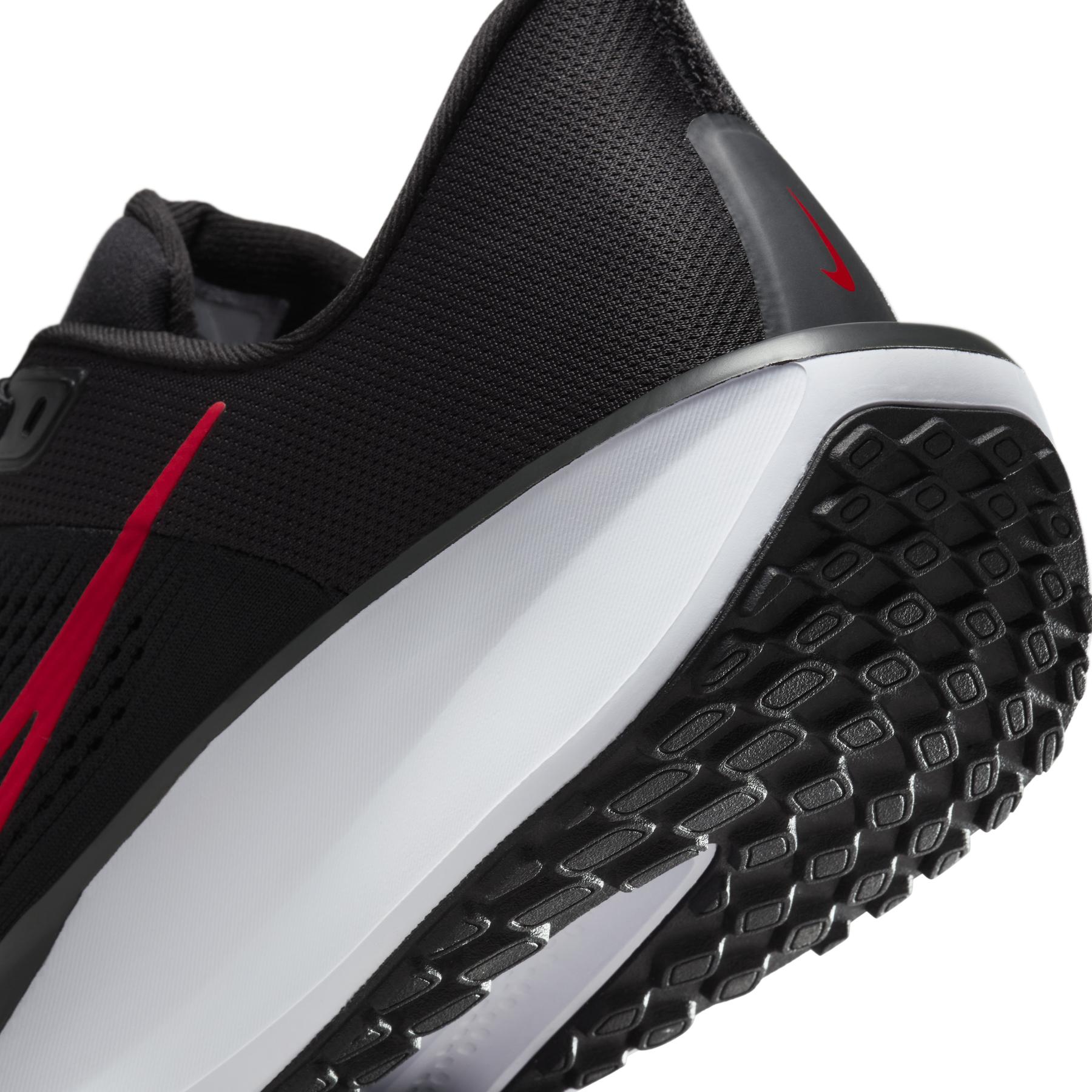 product/n/i/nike_fd6033-011_black-university-red-white_7.jpg