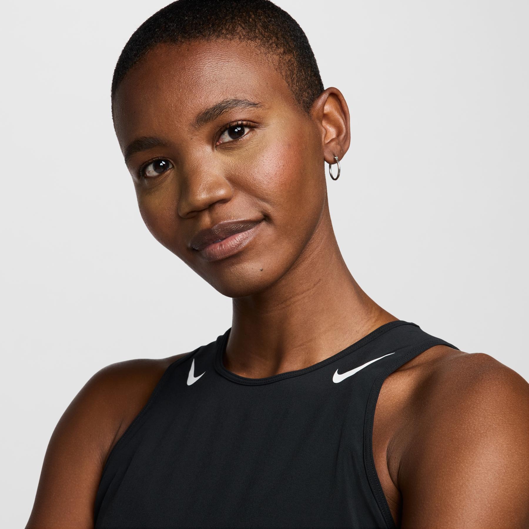 product/n/i/nike_fn2713-010-phsym001.jpg