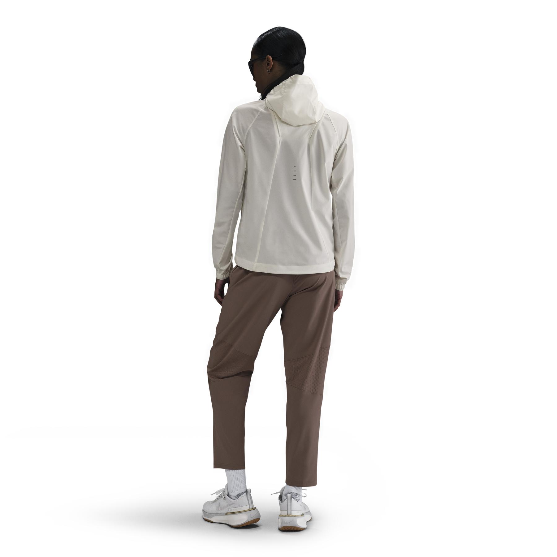 product/n/i/nike_hq0650-133_sail_5.jpg