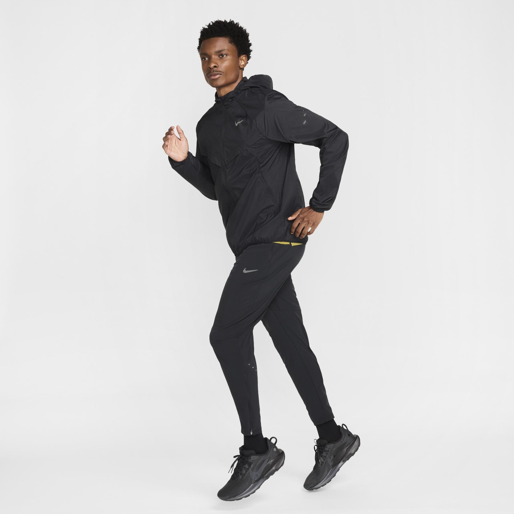 product/n/i/nike_hv4544-010_noir_4.jpg