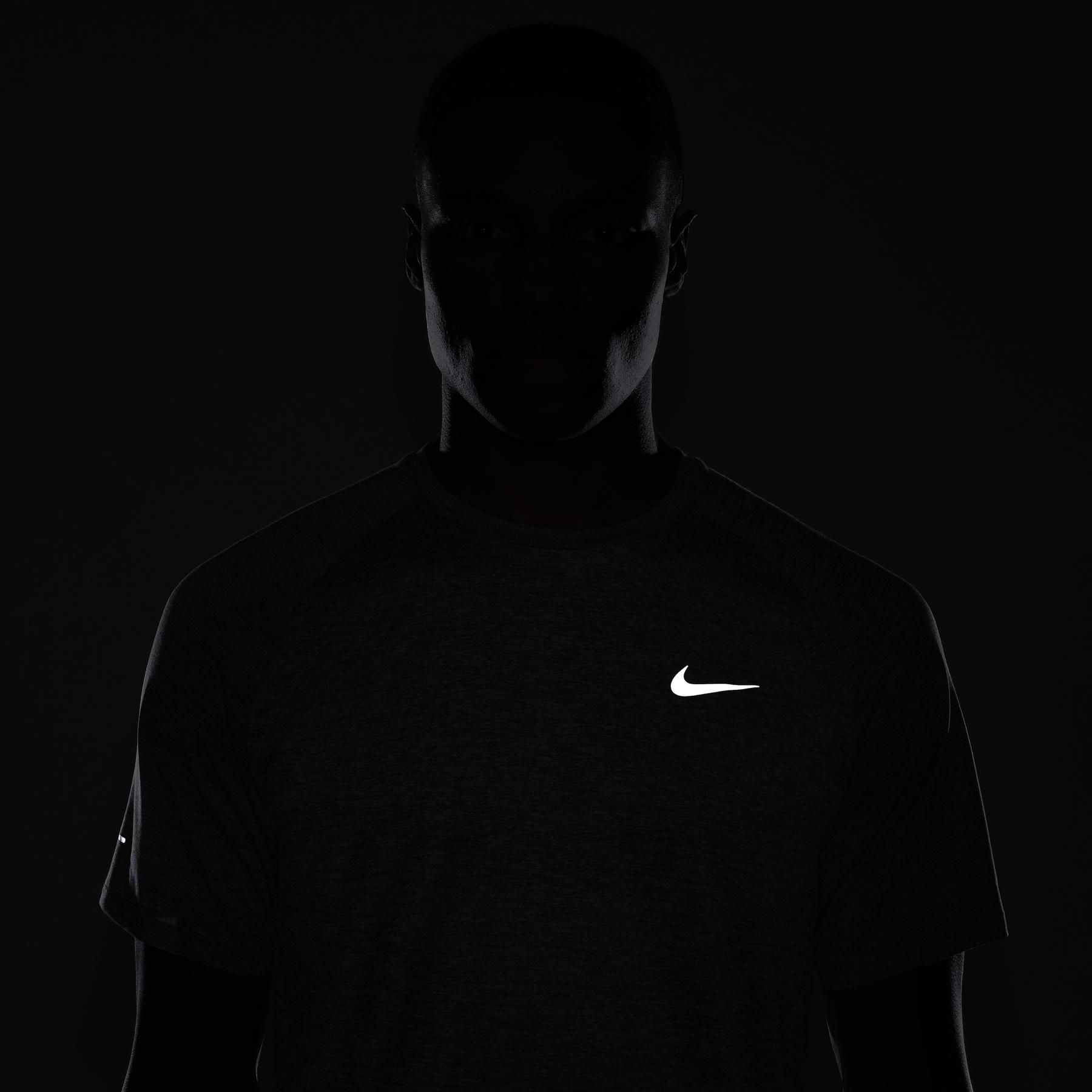 product/n/i/nike_hv5203-084_smoke-grey-htr-reflective-silv_7.jpg