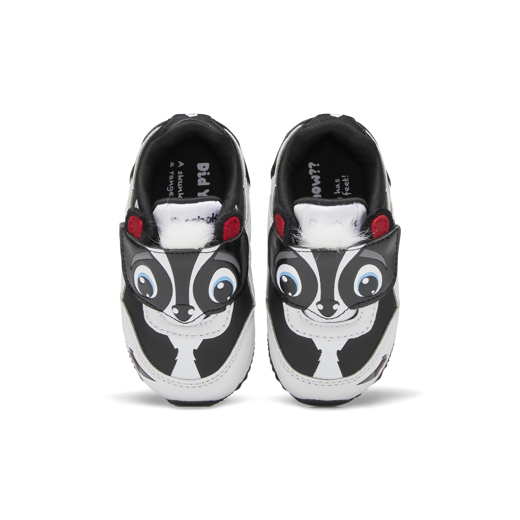 product/r/e/reebok_gw3766_2_footwear_photography_top_portrait_view_white_000.jpg