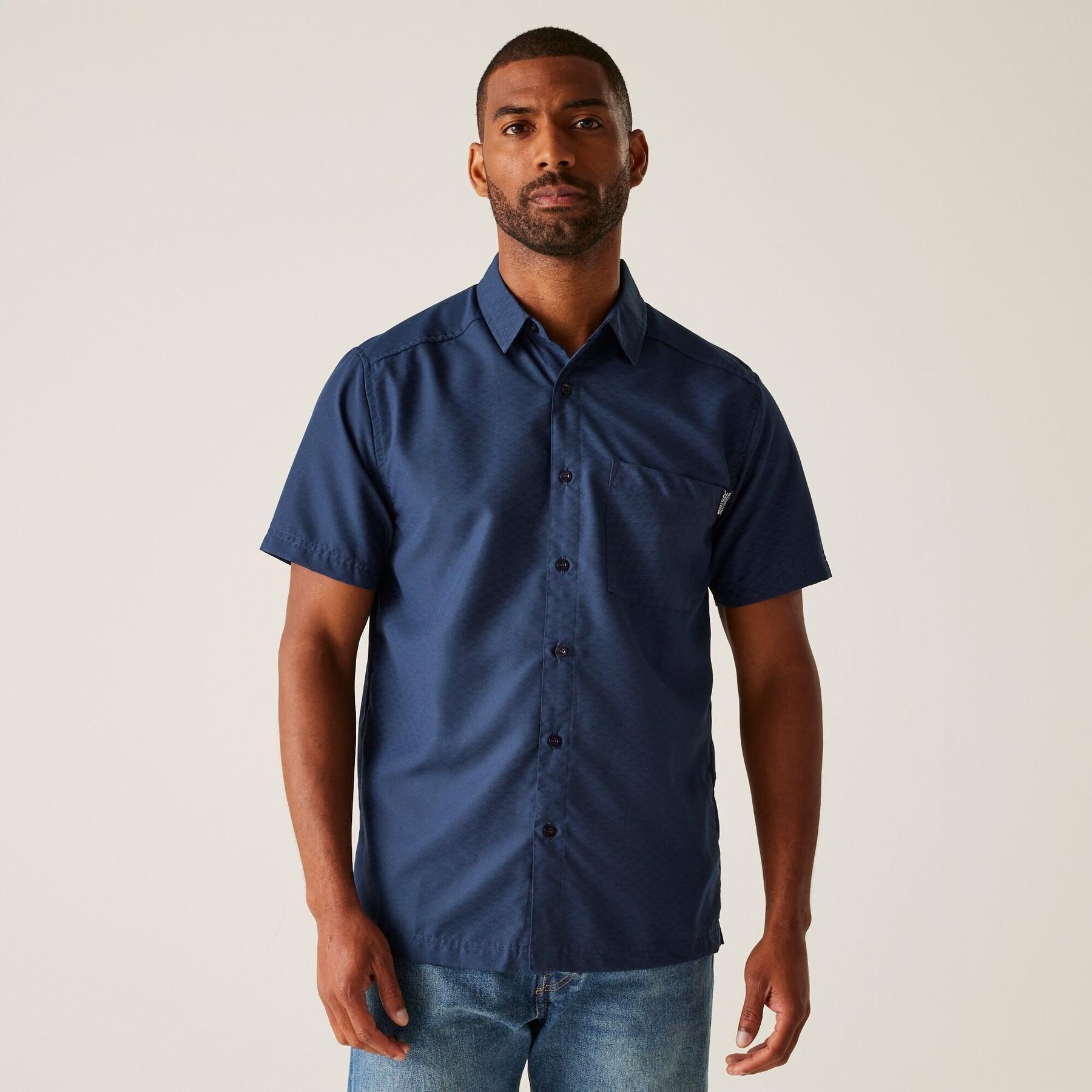 product/r/e/regatta_rms195-91m_navy-triangle-print_4.jpg