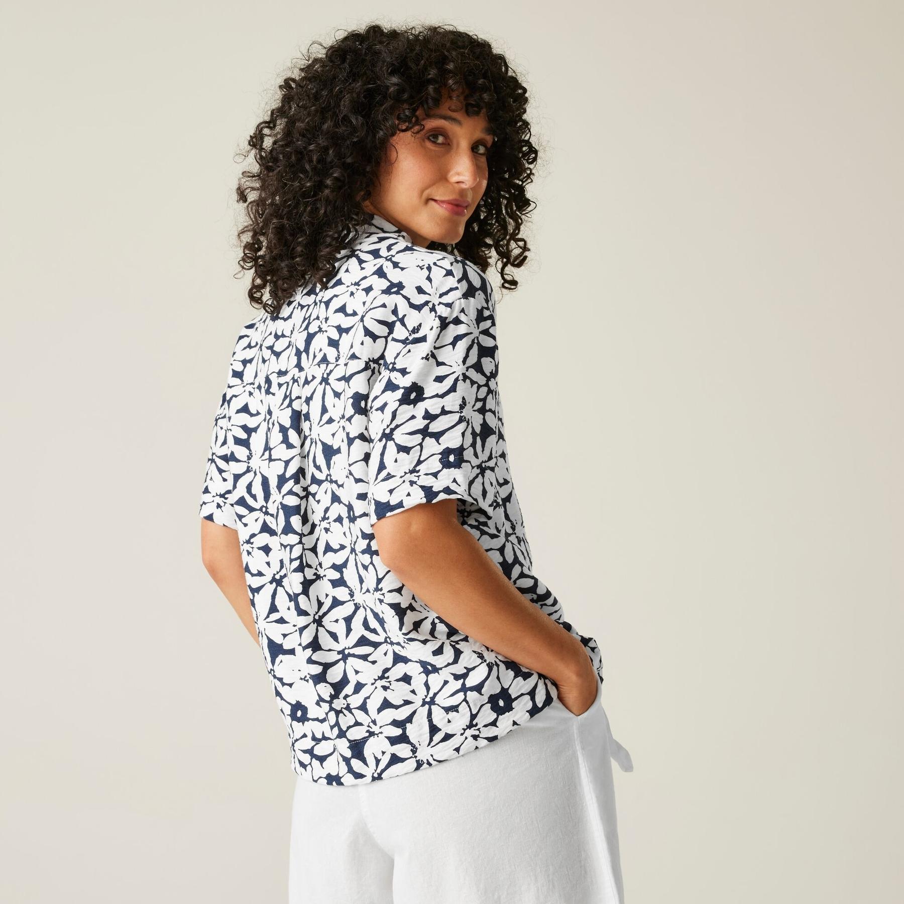 product/r/e/regatta_rws173-4h2_navy-white-large-floral_5.jpg