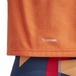product/2/0/2025_09_adidas_je0360_6_apparel_on_model_detail_view_2_white.jpg