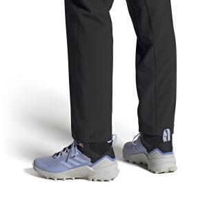 product/a/d/adidas_hp8711_11_footwear_on_model_front_view_white_000.jpg