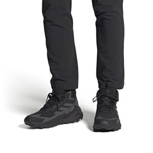 product/a/d/adidas_hq8383_11_footwear_on_model_front_view_white.jpg