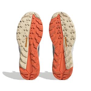 product/a/d/adidas_hq8384_4_footwear_photography_bottom_view_white.jpg