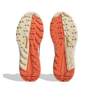 product/a/d/adidas_hq8397_4_footwear_photography_bottom_view_white_000.jpg