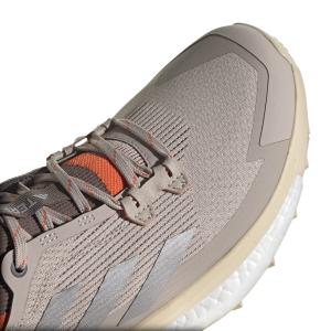 product/a/d/adidas_hq8397_8_footwear_photography_detail_view_1_white_000.jpg