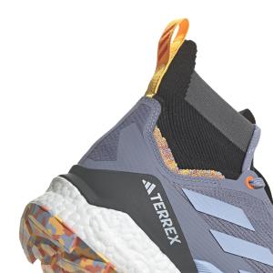 product/a/d/adidas_hq8398_8_footwear_photography_detail_view_1_white_000.jpg