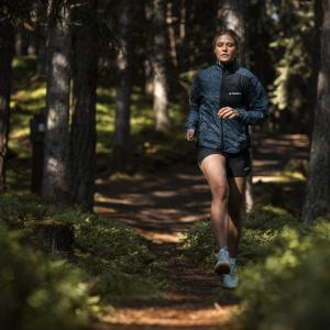 product/a/d/adidas_ia1808_14_apparel_photography_heromrktng_view_1.jpg