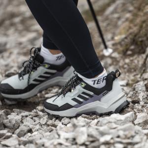 product/a/d/adidas_if4863_19_footwear_photography_heromrktng_view_3-nw091625.jpg