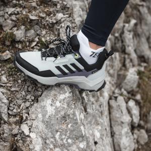 product/a/d/adidas_if4863_20_footwear_photography_heromrktng_view_4-nw091625.jpg