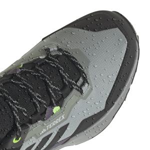 product/a/d/adidas_if4863_8_footwear_photography_detail_view_1_white-nw091625.jpg