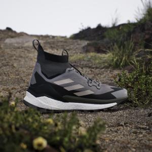 product/a/d/adidas_ig8866_16_footwear_photography_heromrktng_view_3.jpg