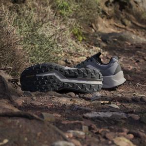 product/a/d/adidas_ig8923_17_footwear_photography_heromrktng_view_4.jpg